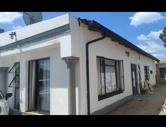 12 BEDROOM HOUSE FOR SALE IN PRETORIA WEST